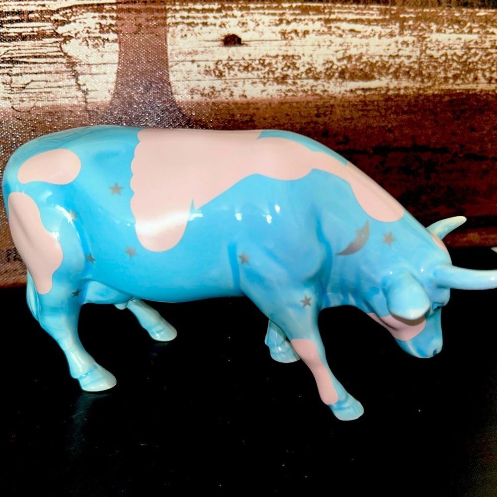 Cow Parade Lullaby Cow No. 9182 in original box 2001 ceramic pink on blu…
